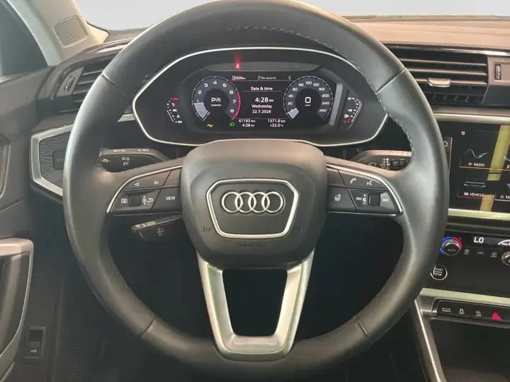 Audi Q3 Automatic, снимка 11 - Автомобили и джипове - 56002938