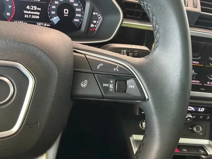 Audi Q3 Automatic, снимка 13 - Автомобили и джипове - 56002938