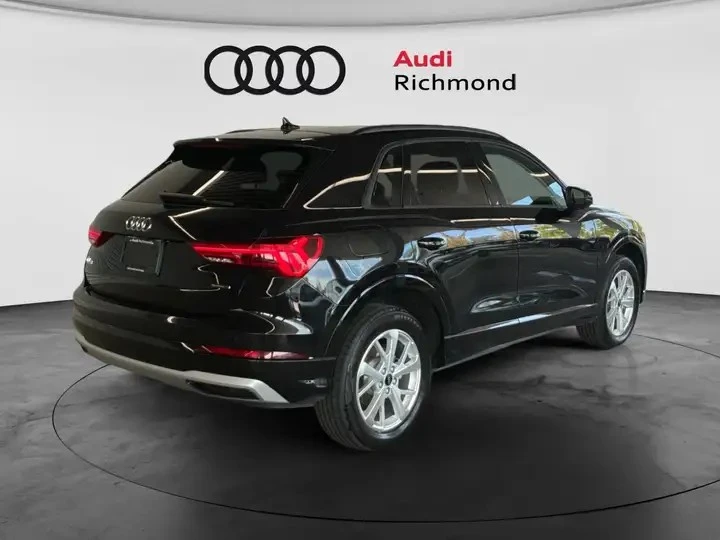 Audi Q3 Automatic, снимка 5 - Автомобили и джипове - 56002938