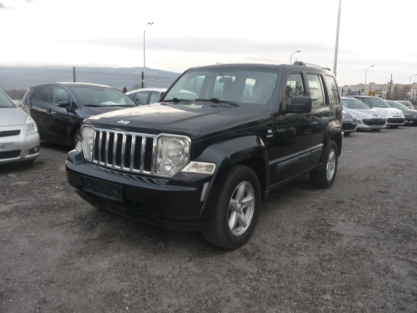 Jeep Cherokee 2.8CRD 6СКОРОСТИ - изображение 2