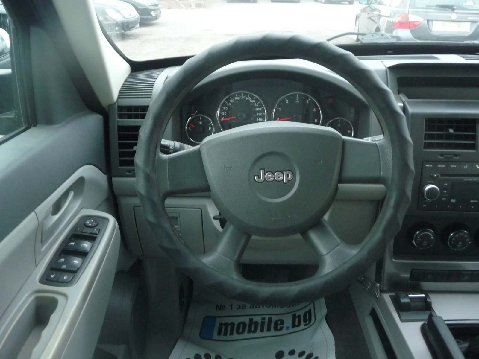 Jeep Cherokee 2.8CRD 6СКОРОСТИ - изображение 9