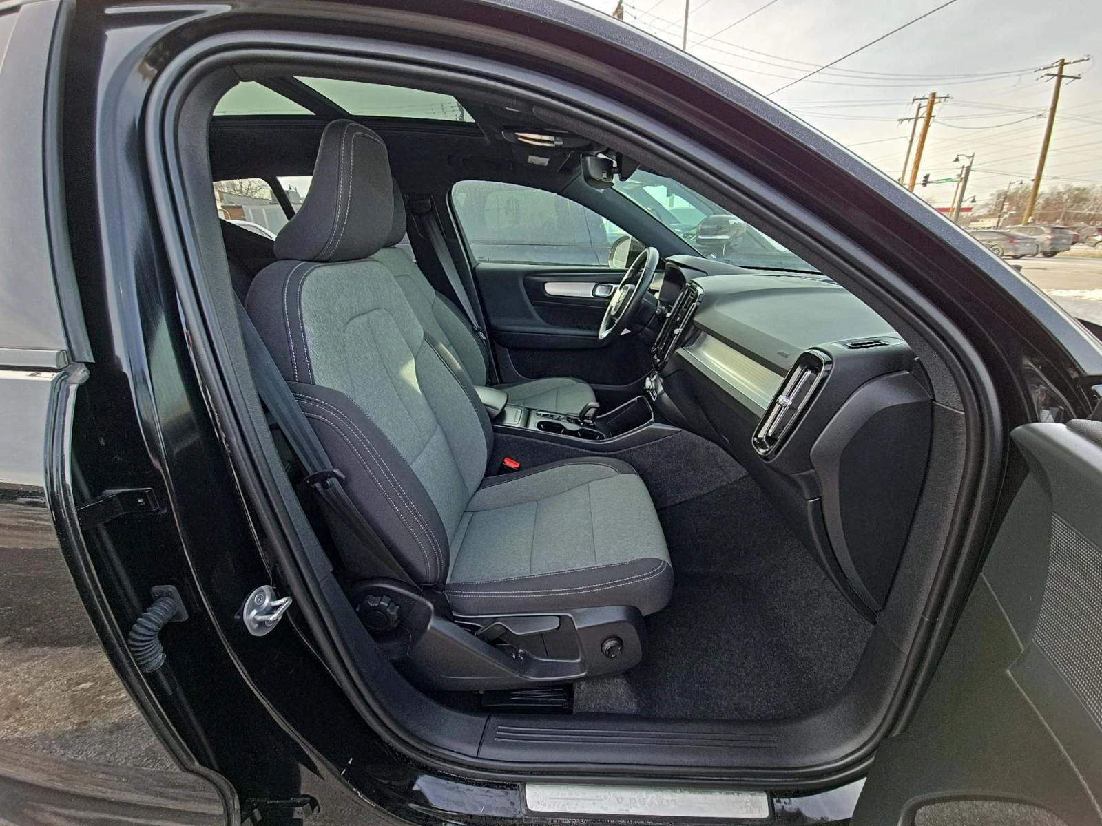 Volvo XC40 B5 Core Bright Theme - изображение 10