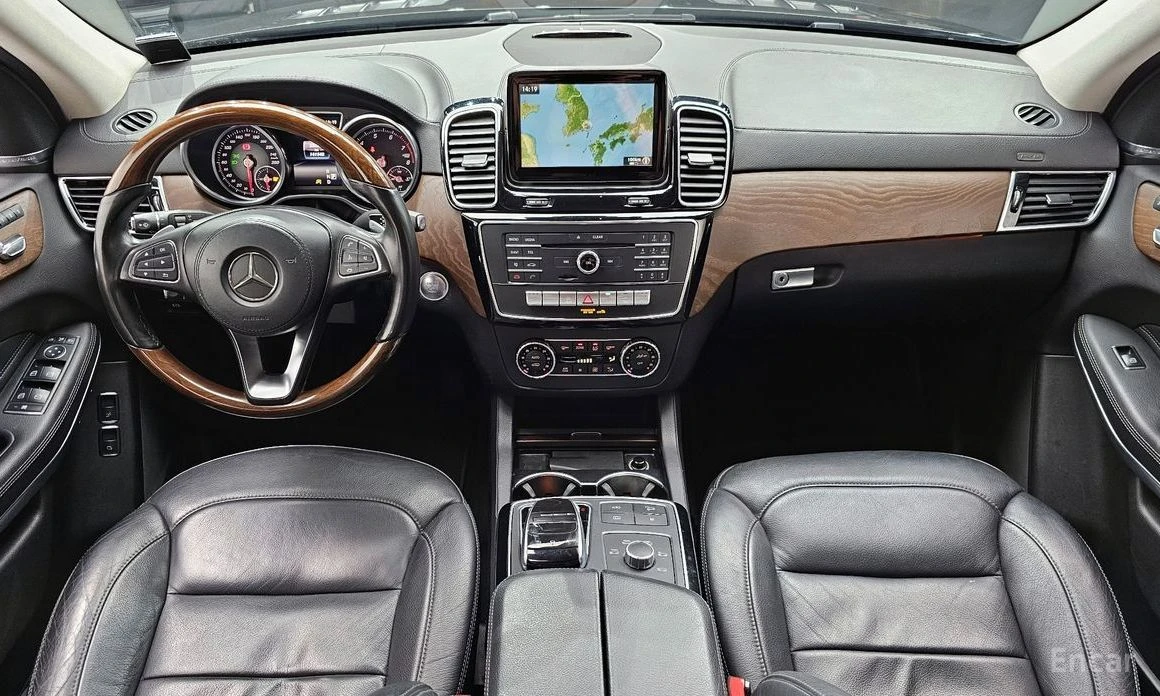 Mercedes-Benz GLS 500  - изображение 7