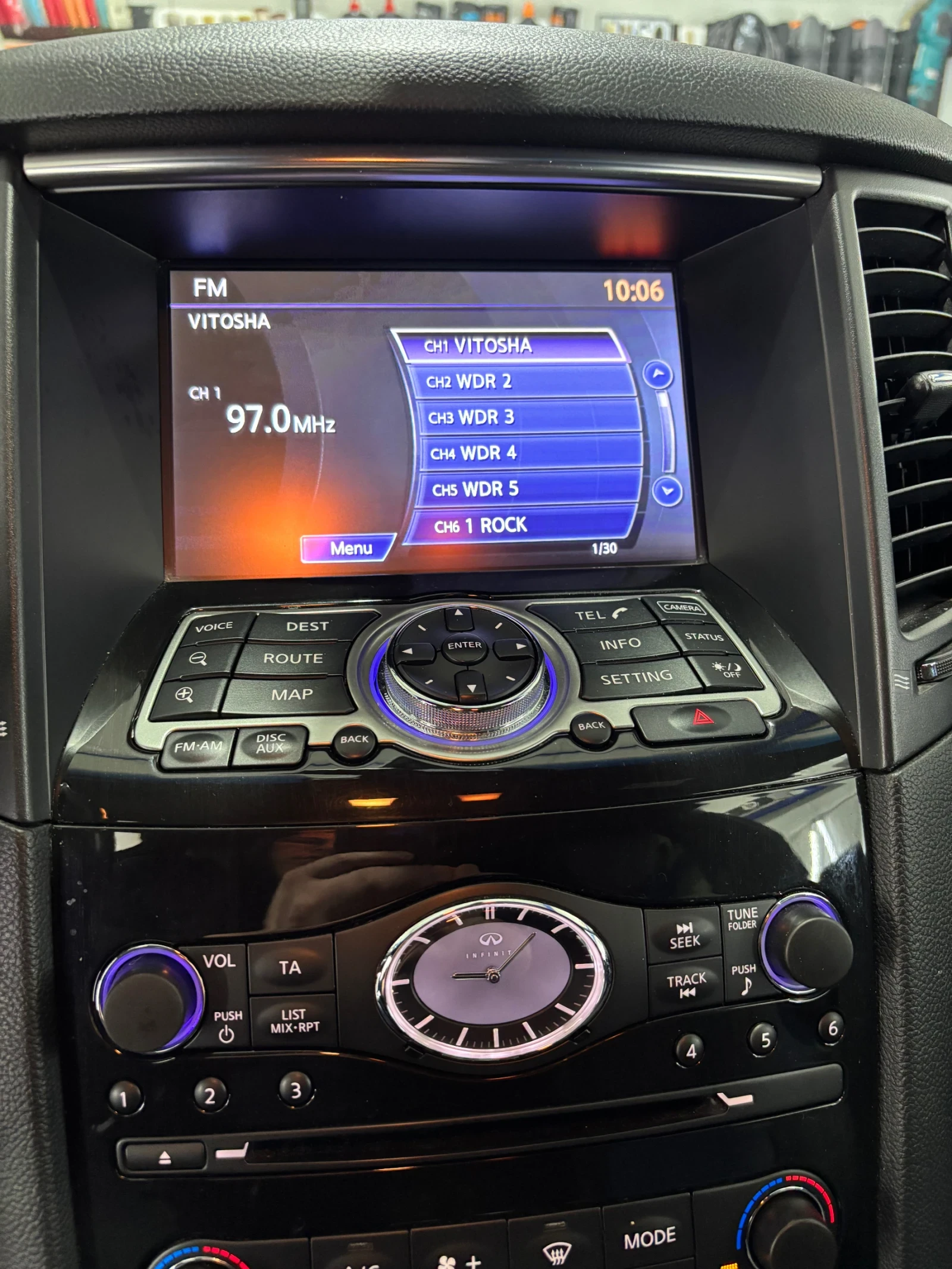 Infiniti QX70 Sport, снимка 12 - Автомобили и джипове - 54085900