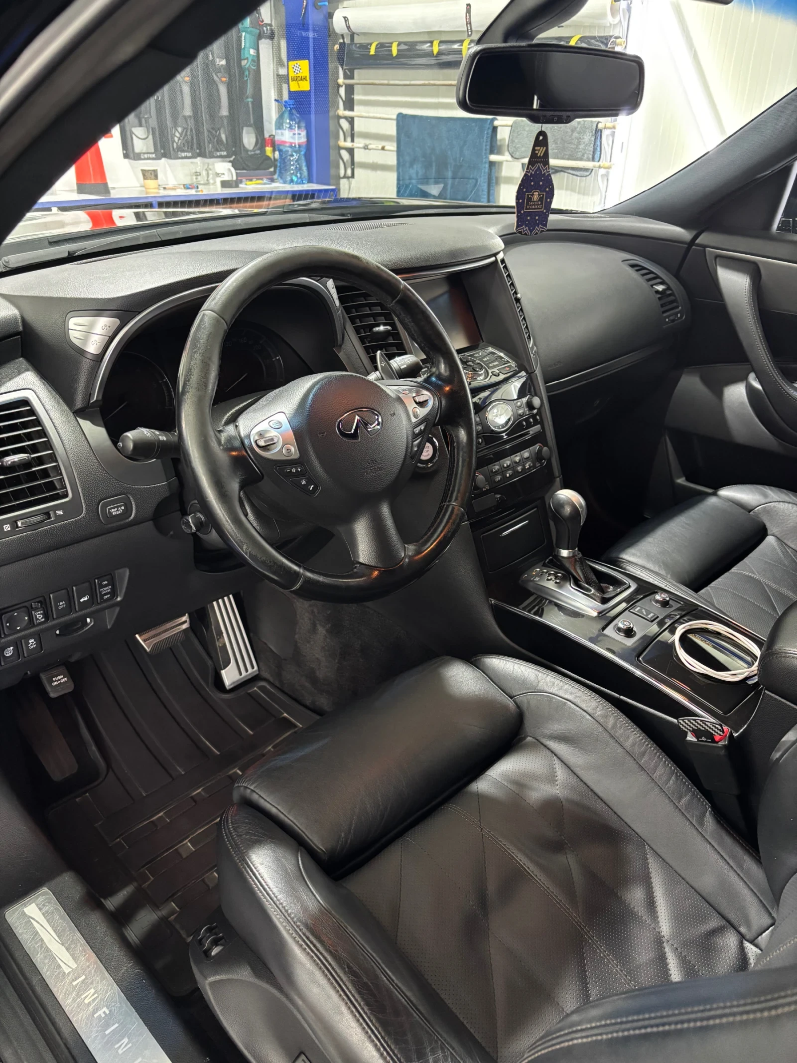 Infiniti QX70 Sport, снимка 6 - Автомобили и джипове - 54085900