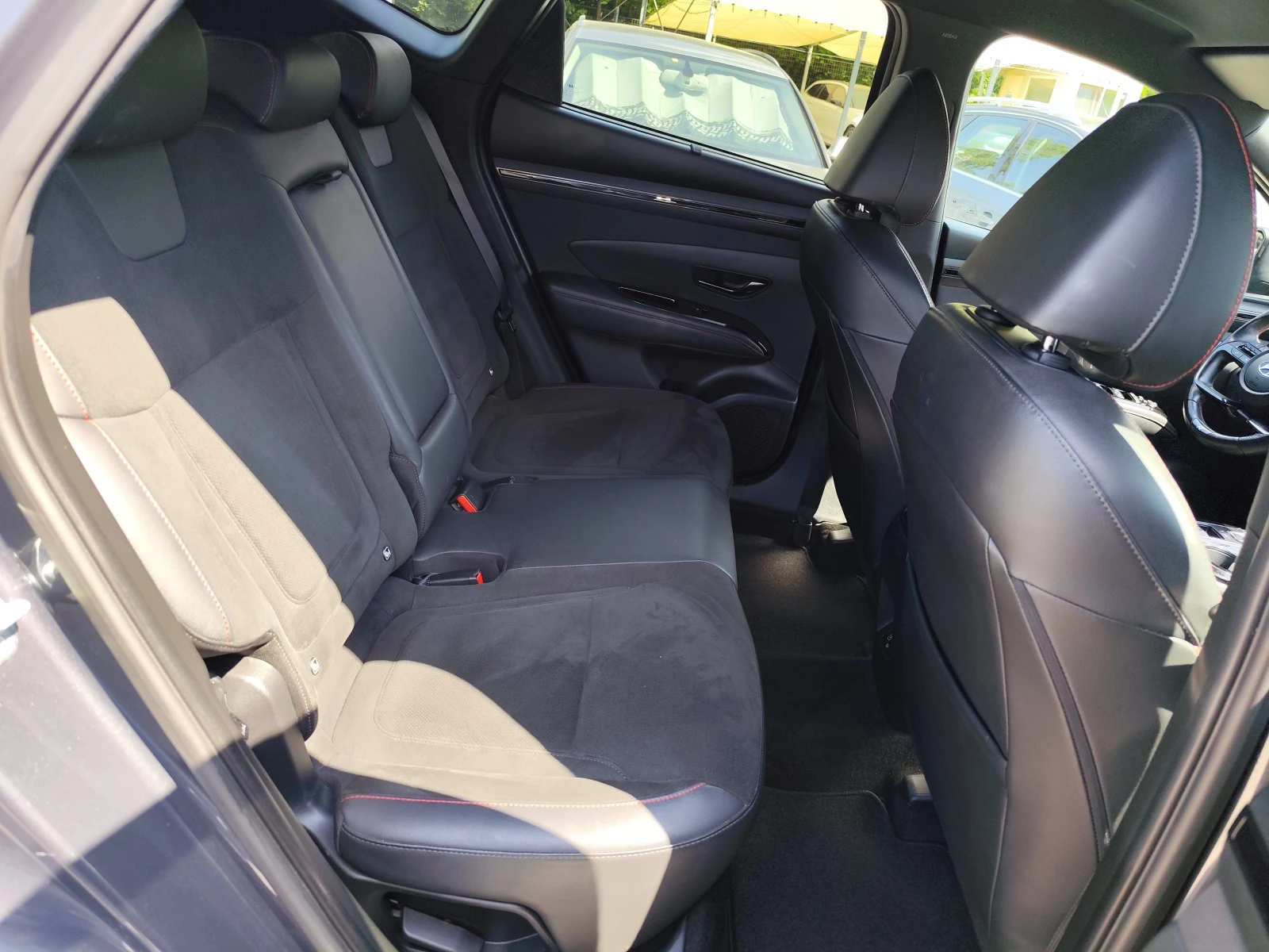 Hyundai Tucson 1.6 HYBRID* АВТОМАТИК* 4X4* LED* N LINE* CAMERA* , снимка 11 - Автомобили и джипове - 54836379