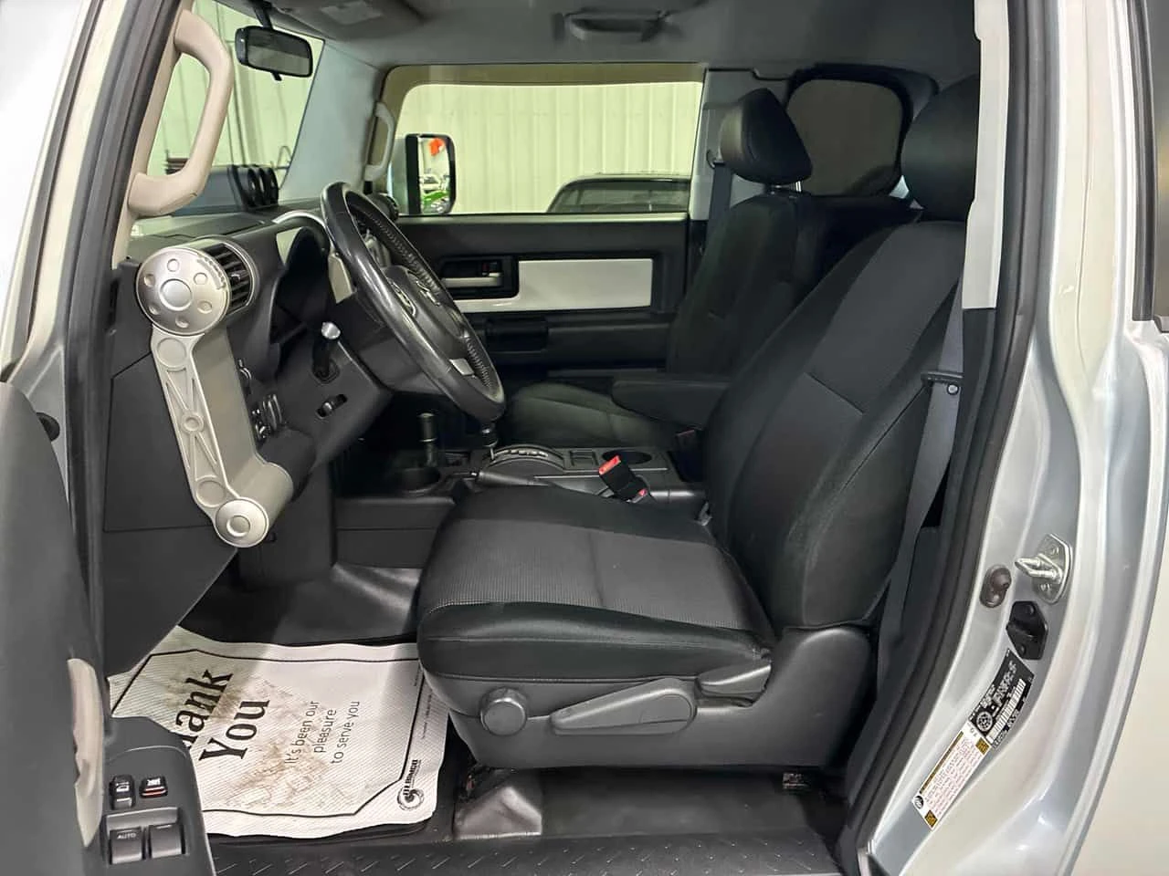 Toyota Fj cruiser * 4WD 4dr * АВТОКРЕДИТ БЕЗ ПЪРВОНАЧАЛНА ВНОСКА* , снимка 14 - Автомобили и джипове - 55501554
