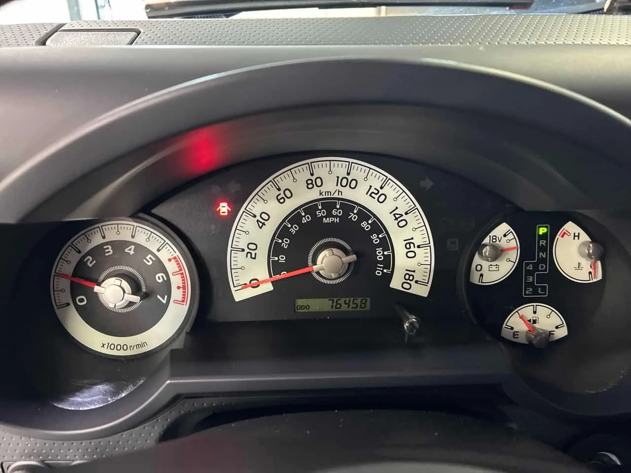 Toyota Fj cruiser * 4WD 4dr * АВТОКРЕДИТ БЕЗ ПЪРВОНАЧАЛНА ВНОСКА* , снимка 8 - Автомобили и джипове - 55501554