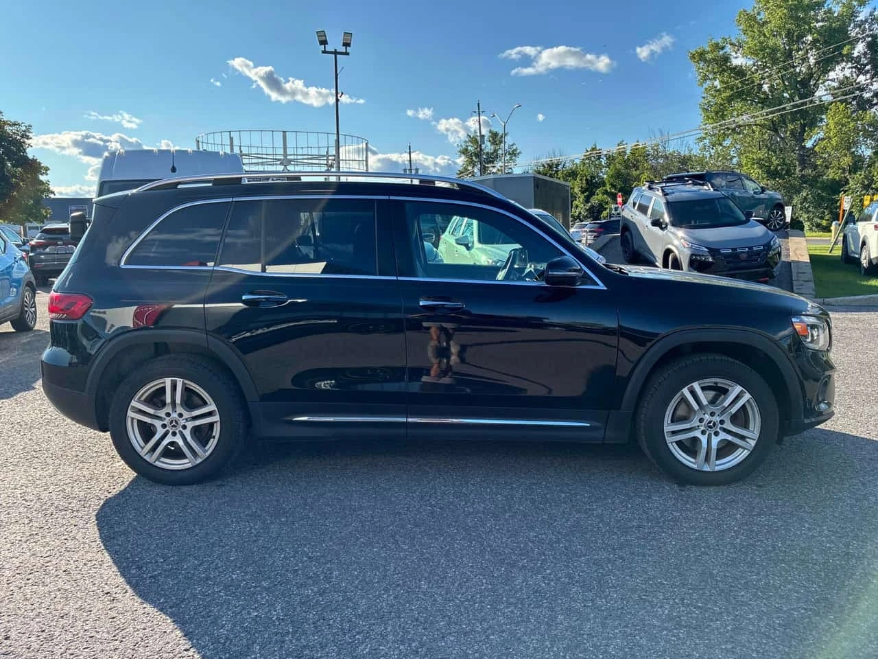 Mercedes-Benz GLB 250 * CARFAX * ОПЦИЯ ЗА ФИНАНСИРАНЕ БЕЗ ПЪРВОНАЧАЛНА *, снимка 3 - Автомобили и джипове - 55784630