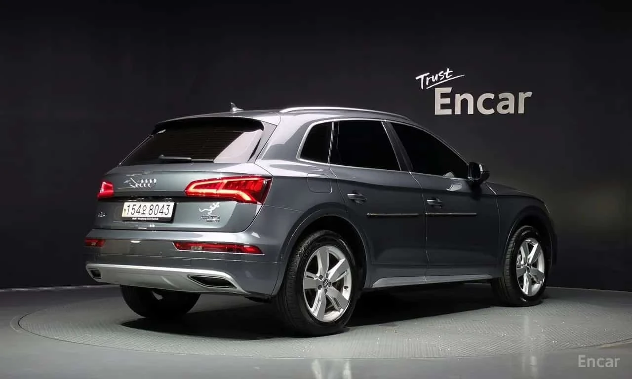 Audi Q5 * 40 TDI Quattro Premium * , снимка 2 - Автомобили и джипове - 56271425
