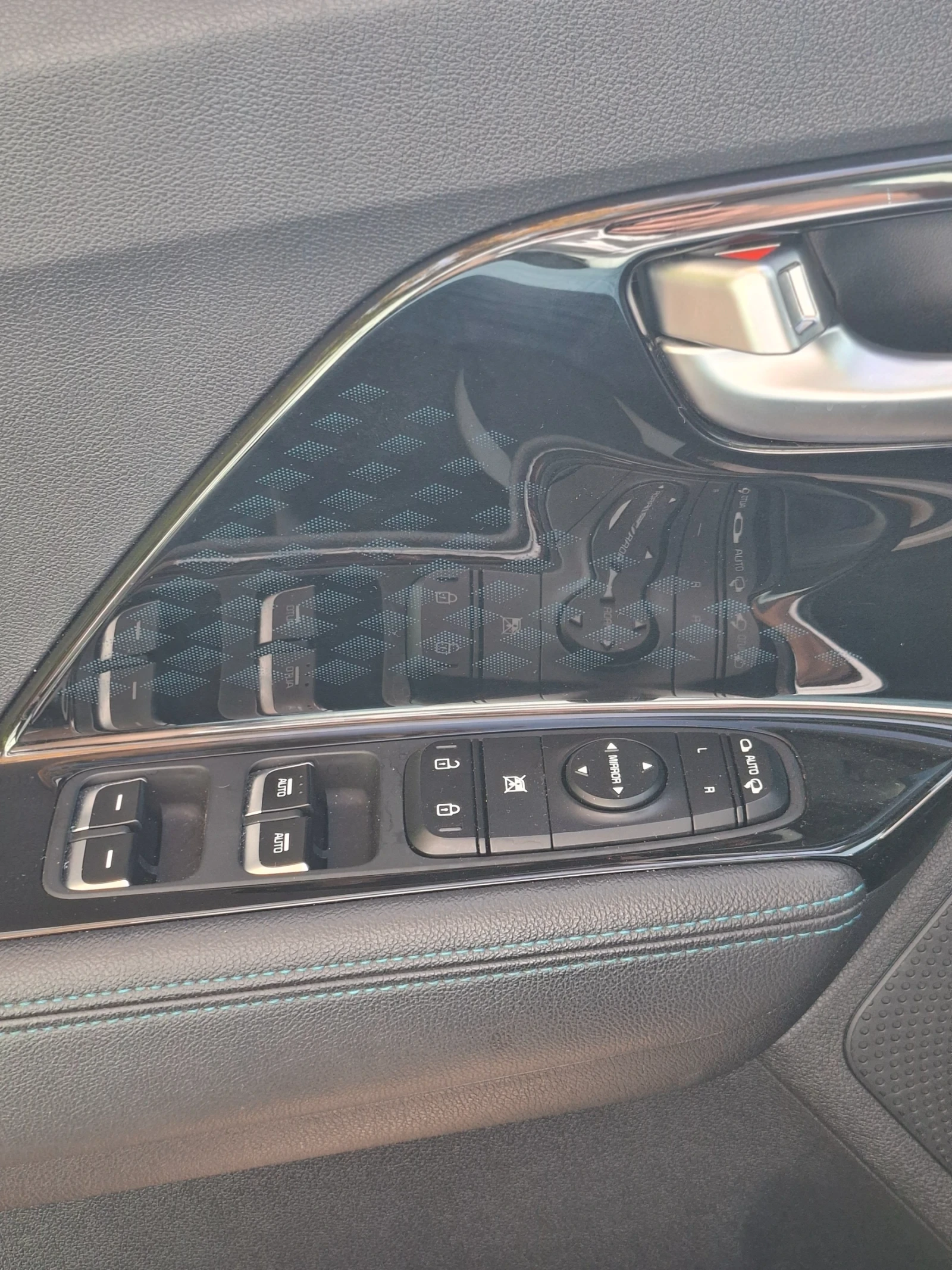 Kia Niro, снимка 4 - Автомобили и джипове - 56569504