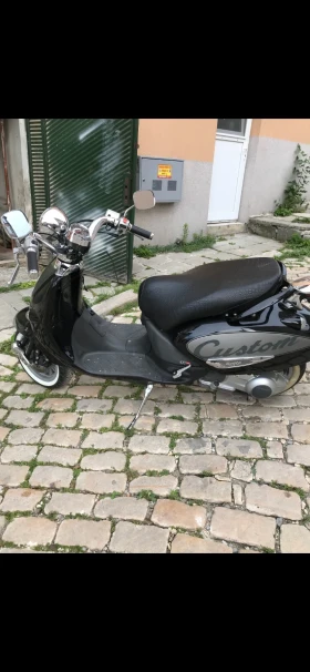 Aprilia 125 Скутер, снимка 2