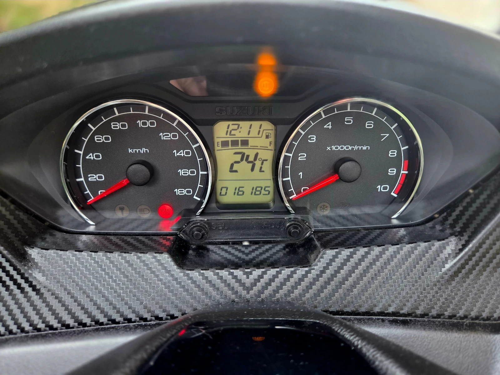 Suzuki Burgman 400i ABS, TRACTION CONTROL УНИКАТ! LIMITED EDITION, снимка 4 - Мотоциклети и мототехника - 54917163