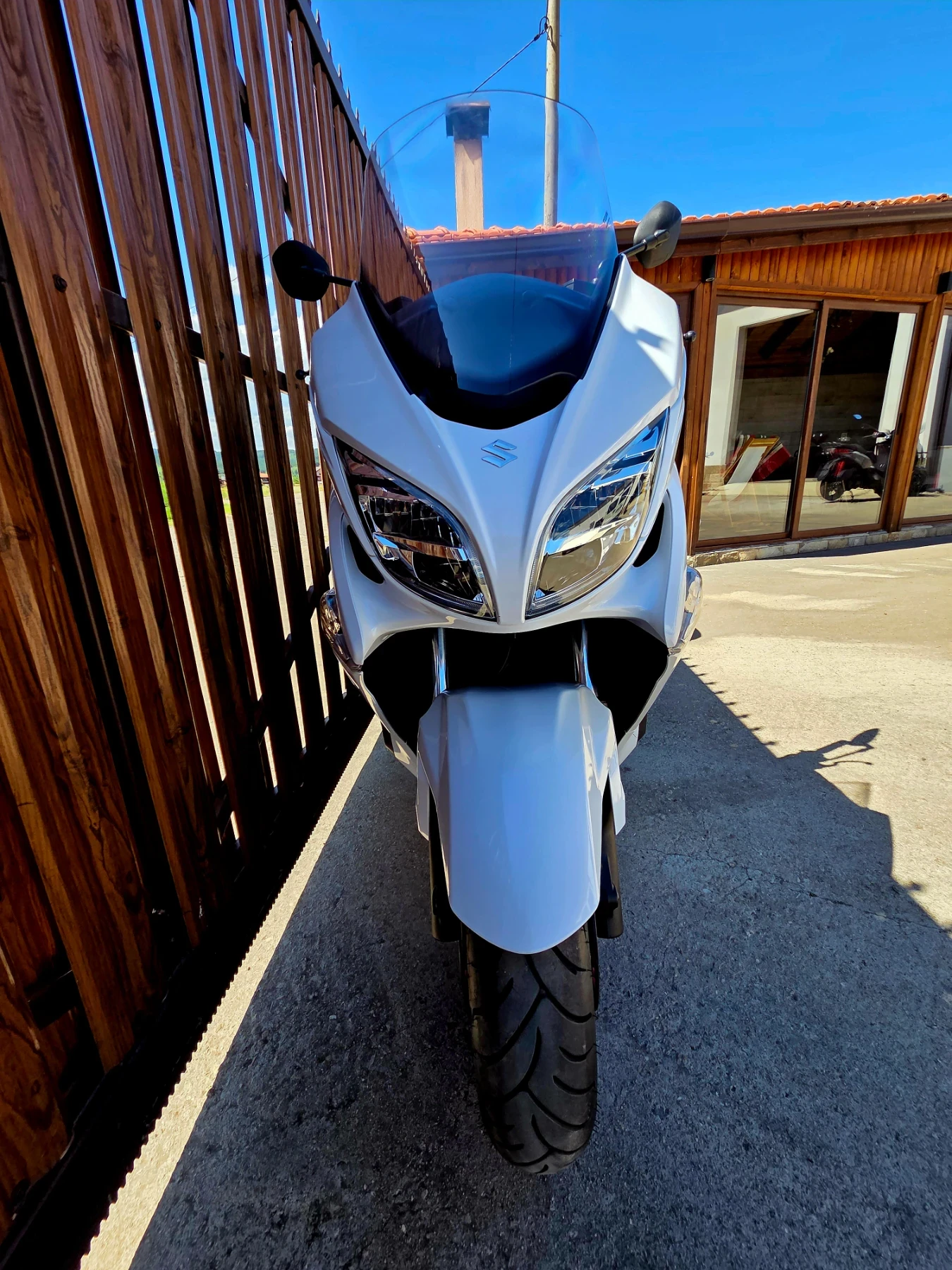 Suzuki Burgman 400i ABS, TRACTION CONTROL УНИКАТ!!!, снимка 10 - Мотоциклети и мототехника - 54917163