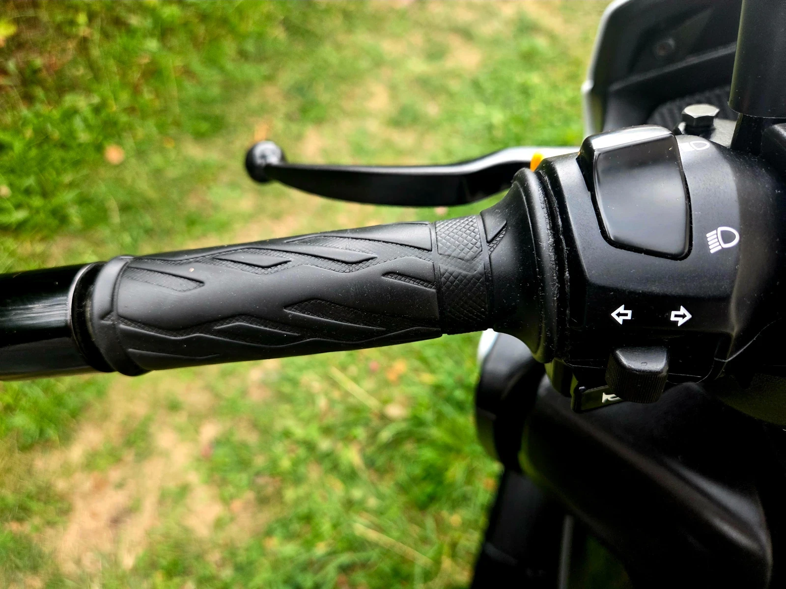 Suzuki Burgman 400i ABS, TRACTION CONTROL УНИКАТ! LIMITED EDITION, снимка 6 - Мотоциклети и мототехника - 54917163