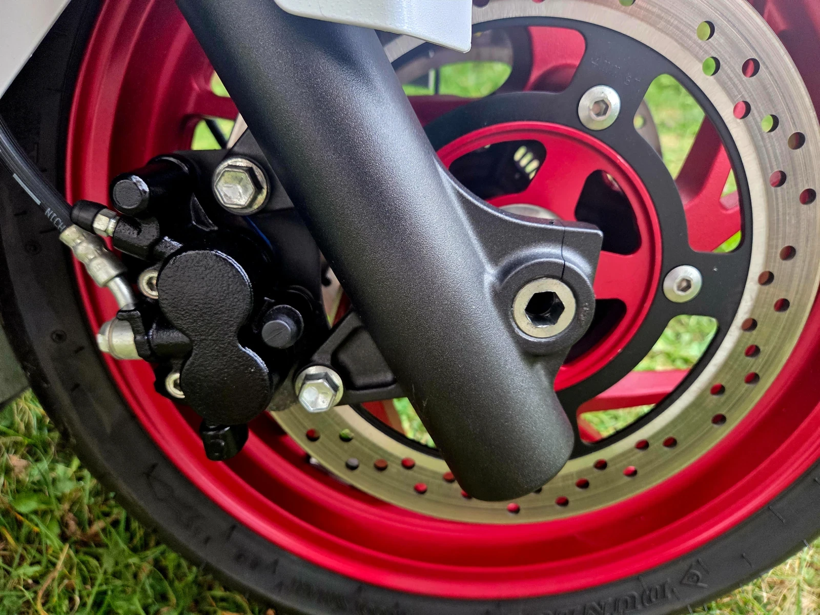 Suzuki Burgman 400i ABS, TRACTION CONTROL УНИКАТ! LIMITED EDITION, снимка 11 - Мотоциклети и мототехника - 54917163