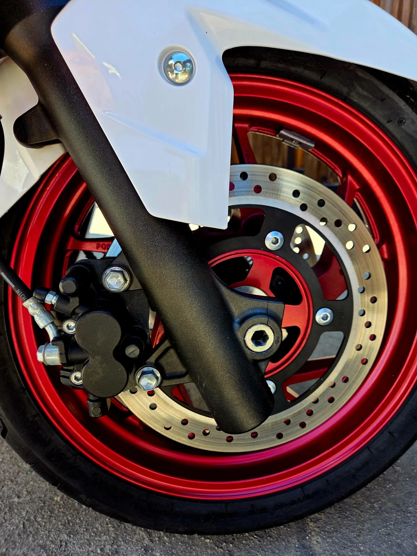 Suzuki Burgman 400i ABS, TRACTION CONTROL УНИКАТ!!!, снимка 4 - Мотоциклети и мототехника - 54917163