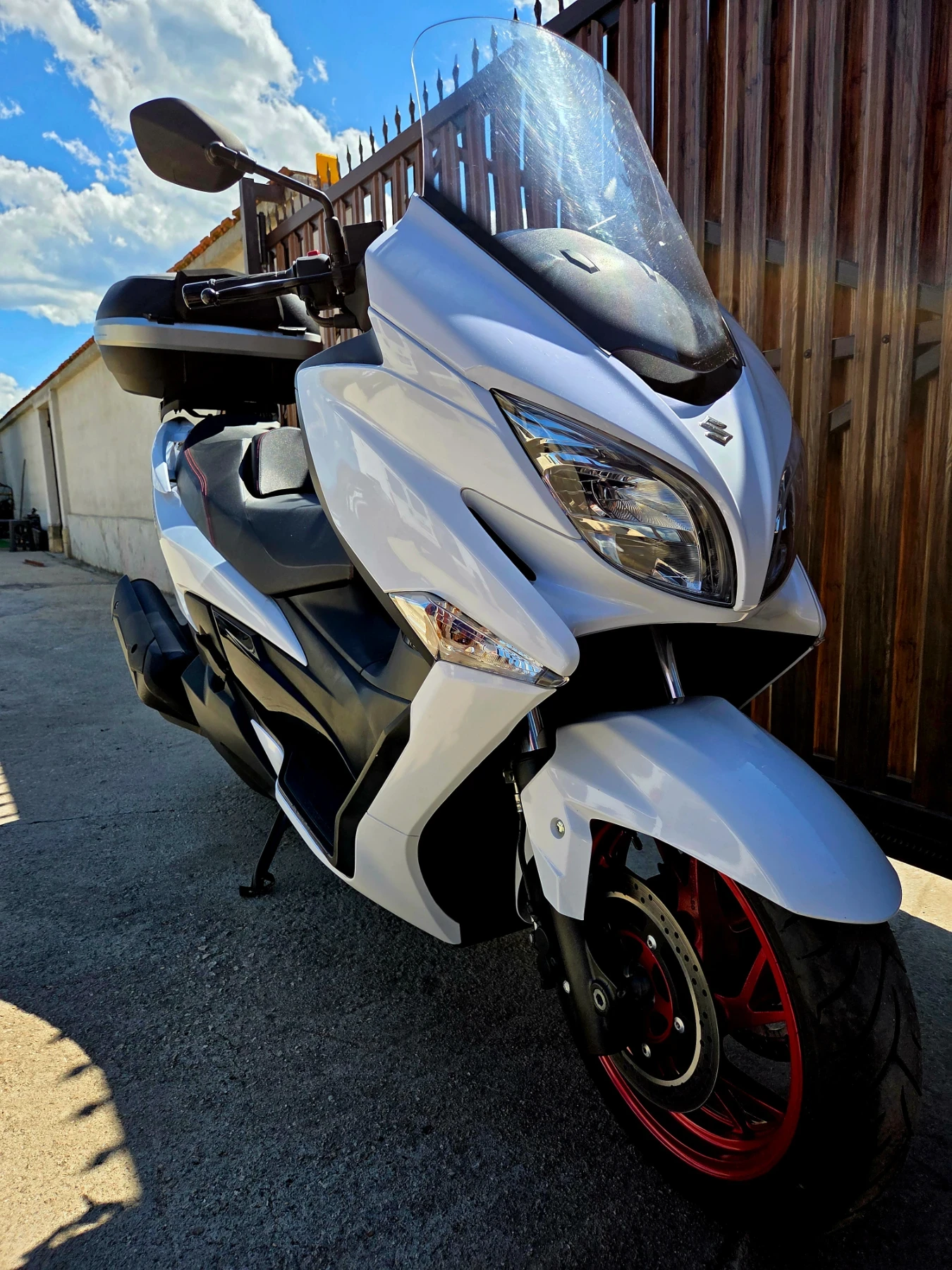 Suzuki Burgman 400i ABS, TRACTION CONTROL УНИКАТ!!!, снимка 5 - Мотоциклети и мототехника - 54917163