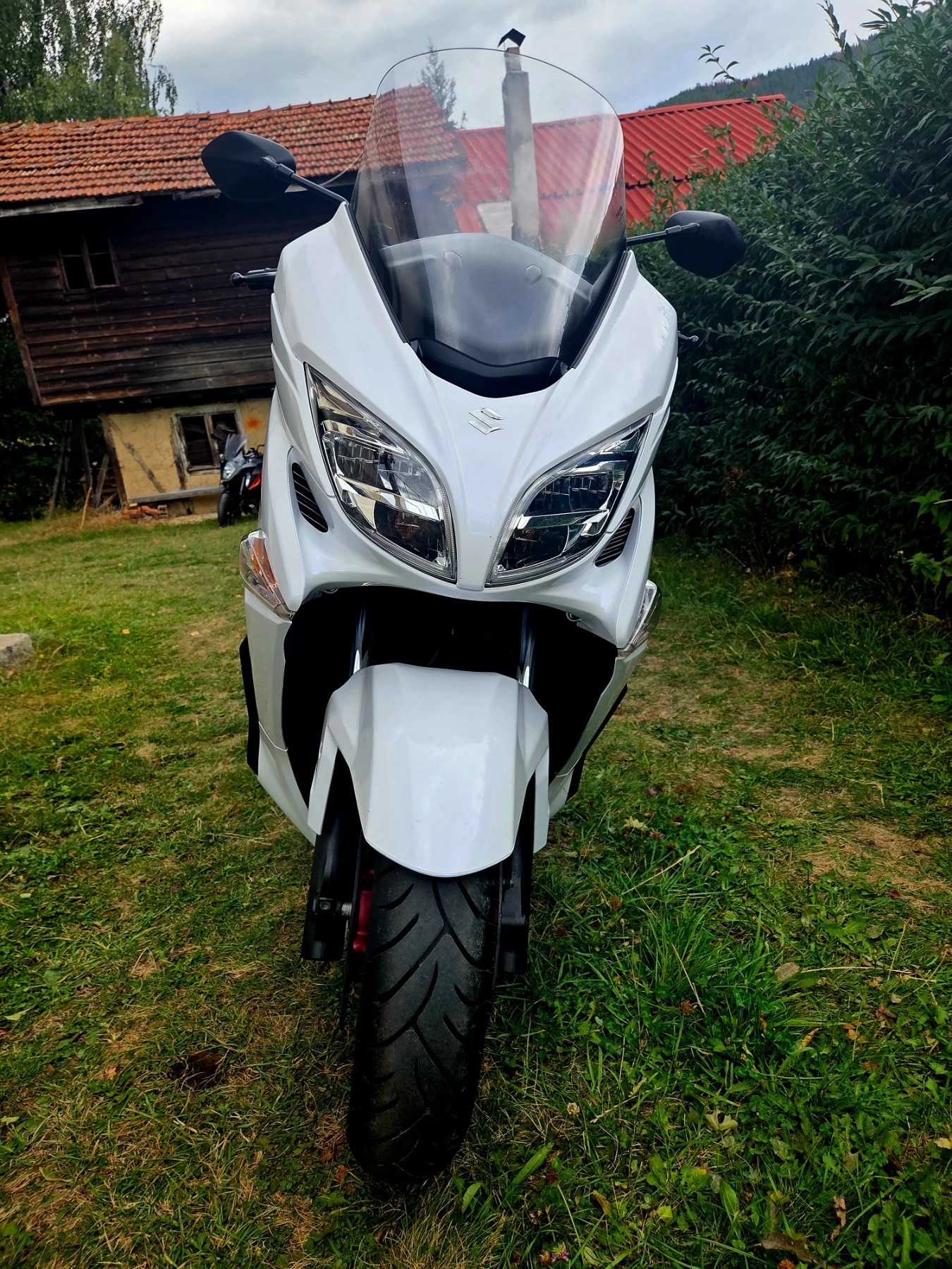 Suzuki Burgman 400i ABS, TRACTION CONTROL УНИКАТ! LIMITED EDITION, снимка 13 - Мотоциклети и мототехника - 54917163