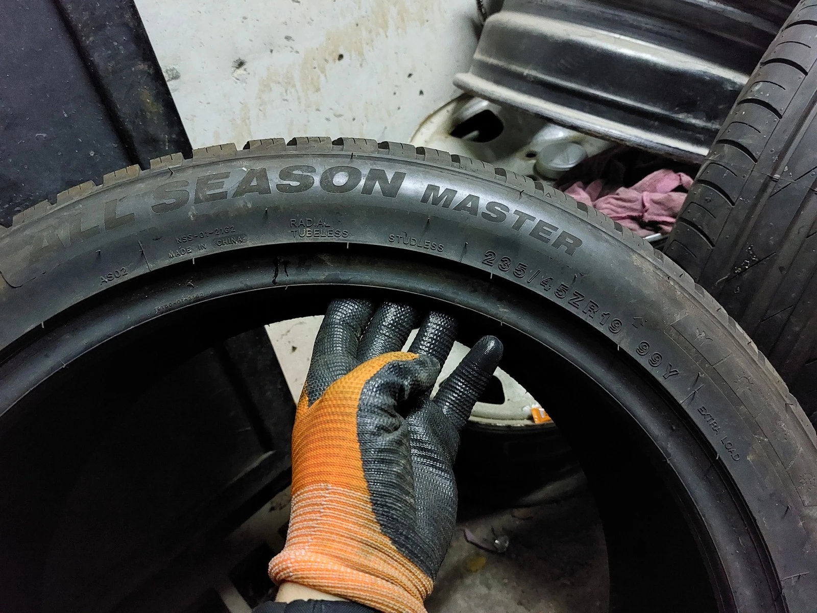 ���� 235/45R19 | Mobile.bg � ����������� 5