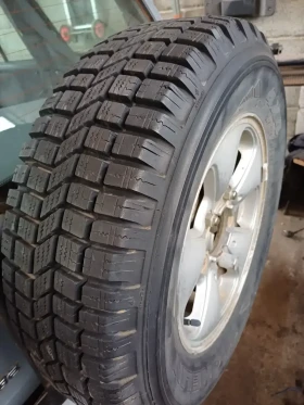 Гуми с джанти Michelin 205/70R15, снимка 2 - Гуми и джанти - 48321950