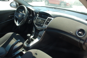 Chevrolet Cruze 2.0 D, снимка 12 - Автомобили и джипове - 37446313
