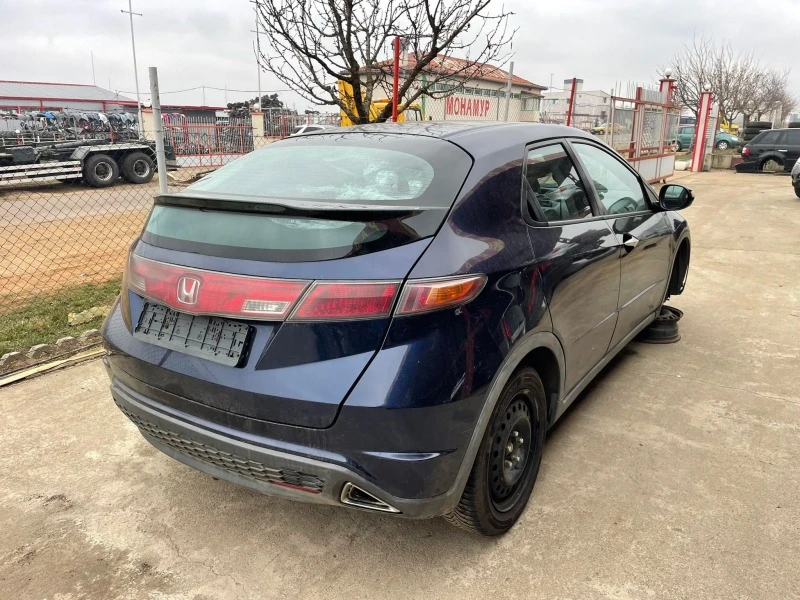 Honda Civic 1.8, снимка 3 - Автомобили и джипове - 39243456