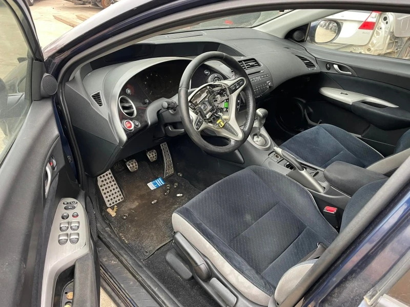 Honda Civic 1.8, снимка 6 - Автомобили и джипове - 39243456