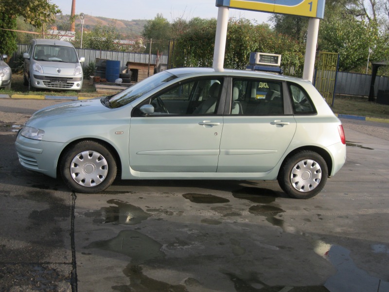 Fiat Stilo, снимка 3 - Автомобили и джипове - 42654372