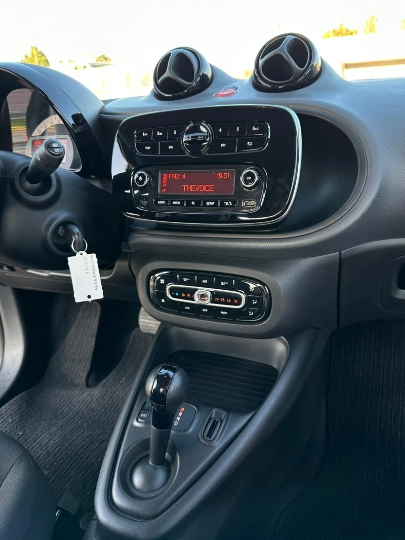 Smart Fortwo, снимка 10 - Автомобили и джипове - 46801278