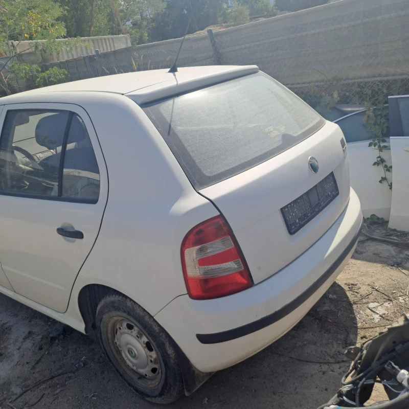 Skoda Fabia, снимка 2 - Автомобили и джипове - 52234965