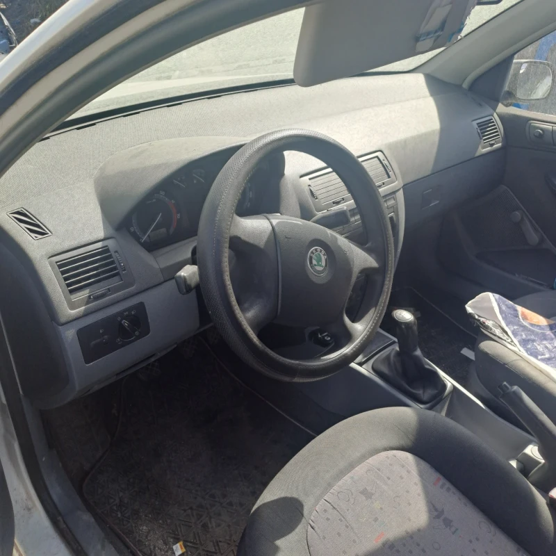 Skoda Fabia, снимка 3 - Автомобили и джипове - 52234965