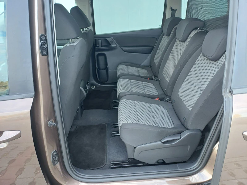 VW Sharan 2.0 TDI 140k.s., снимка 9 - Автомобили и джипове - 52048933