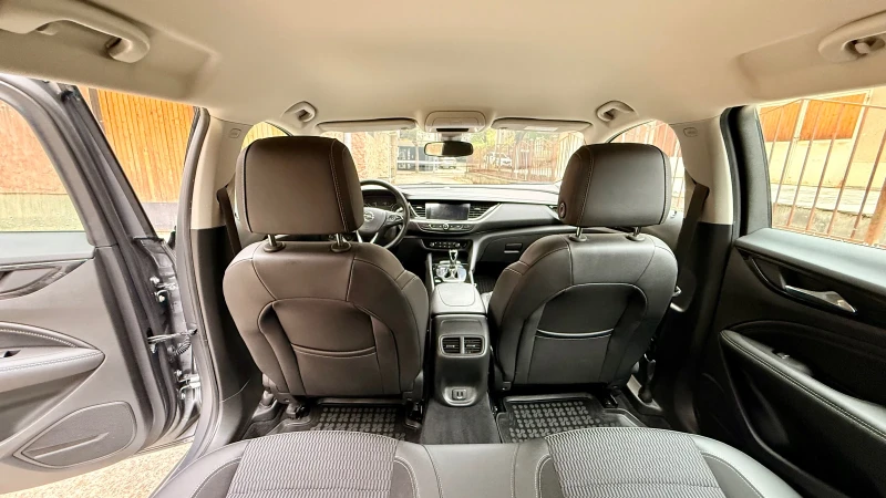 Opel Insignia, снимка 12 - Автомобили и джипове - 52128325