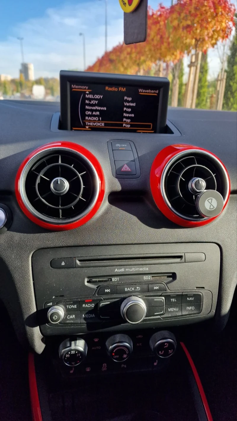 Audi A1, снимка 9 - Автомобили и джипове - 52250975