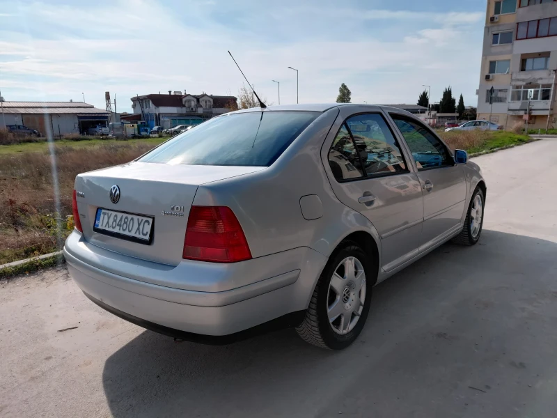 VW Bora, снимка 8 - Автомобили и джипове - 52297294