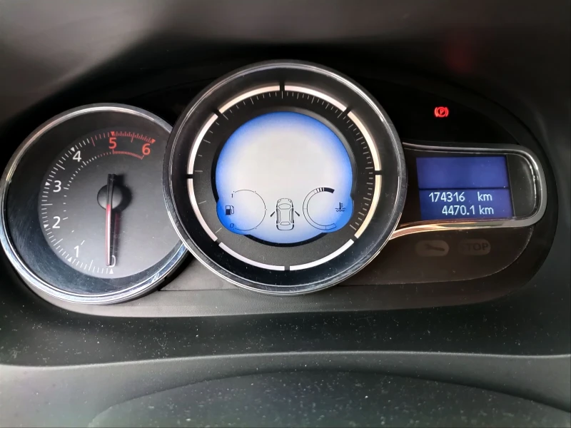 Renault Megane, снимка 11 - Автомобили и джипове - 52655046