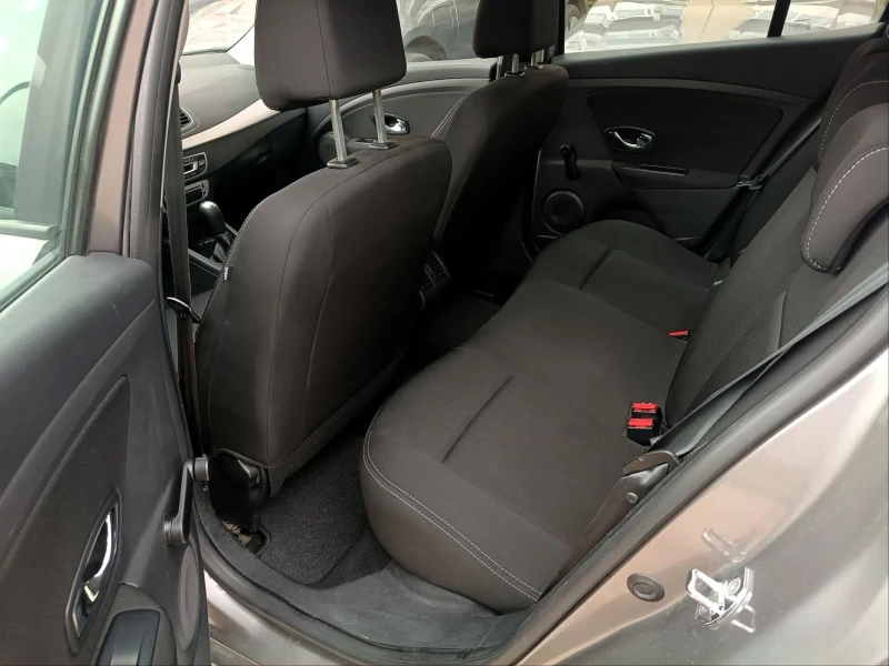 Renault Megane, снимка 7 - Автомобили и джипове - 52655046