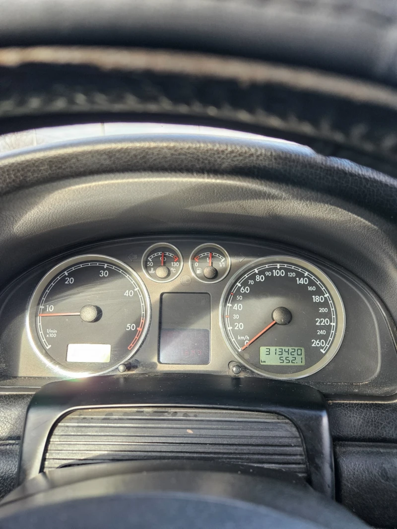 VW Passat 1.9tdi 131, снимка 10 - Автомобили и джипове - 52740677