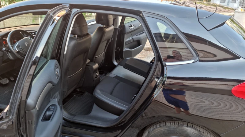 Citroen C4 1 6 E-HDI/ОБСЛУЖЕНА , снимка 10 - Автомобили и джипове - 52805967
