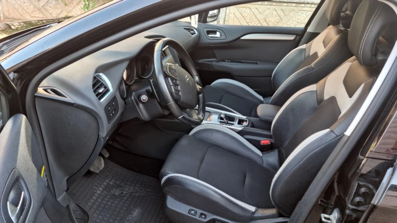 Citroen C4 1 6 E-HDI/ОБСЛУЖЕНА , снимка 8 - Автомобили и джипове - 52805967