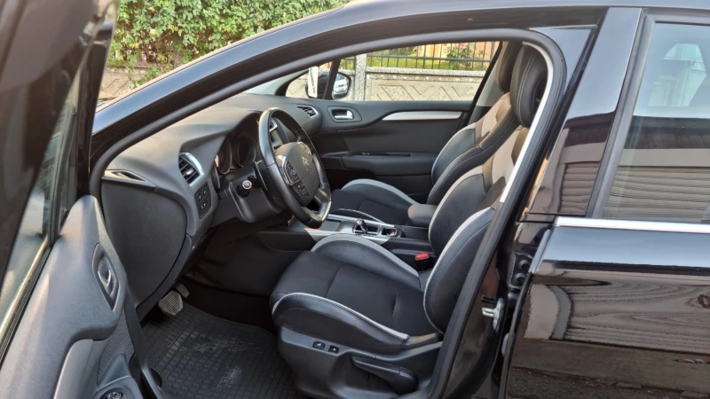 Citroen C4 1 6 E-HDI/ОБСЛУЖЕНА , снимка 11 - Автомобили и джипове - 52805967