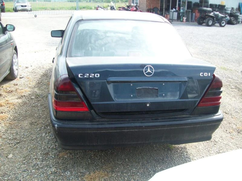 Mercedes-Benz C 220 2.2 CDI, снимка 2 - Автомобили и джипове - 14381189