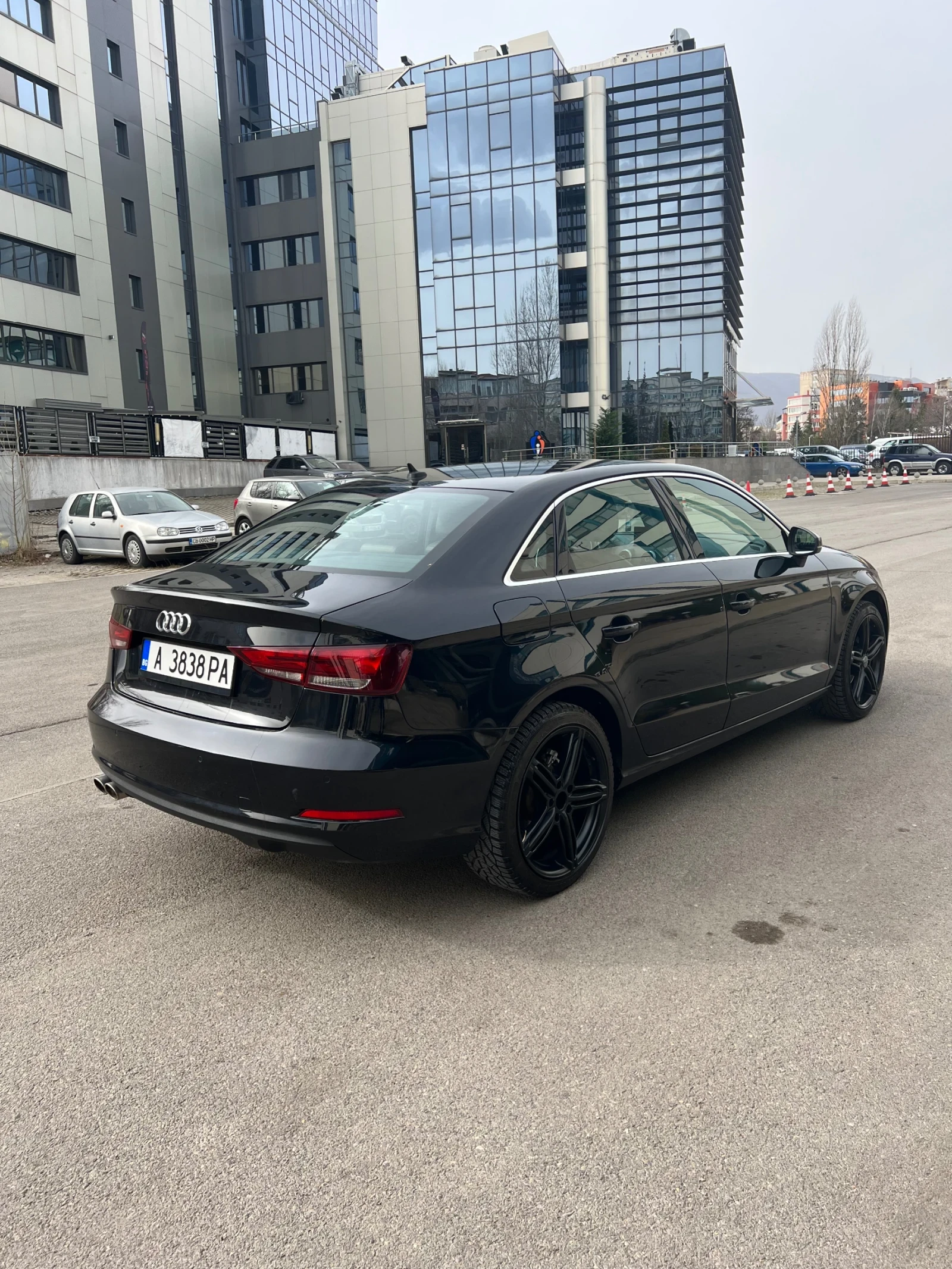 Audi A3 1.6 TDI Sedan - изображение 2