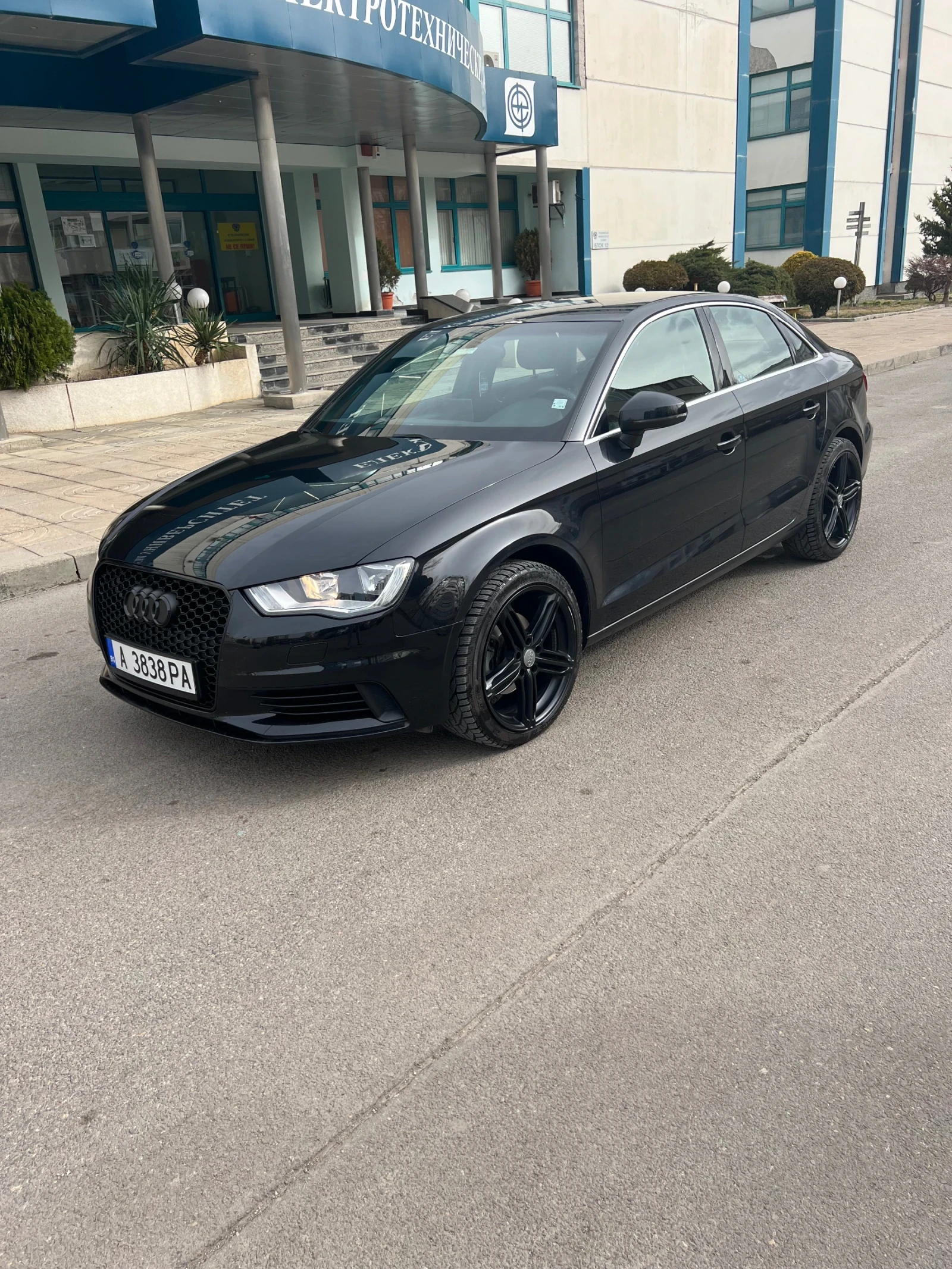 Audi A3 1.6 TDI Sedan - изображение 3