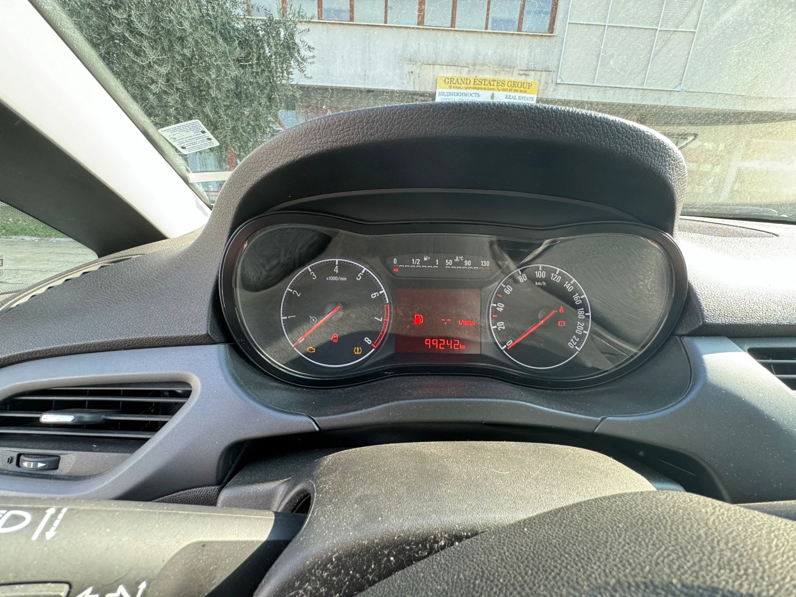 Opel Corsa 1.4 - изображение 8