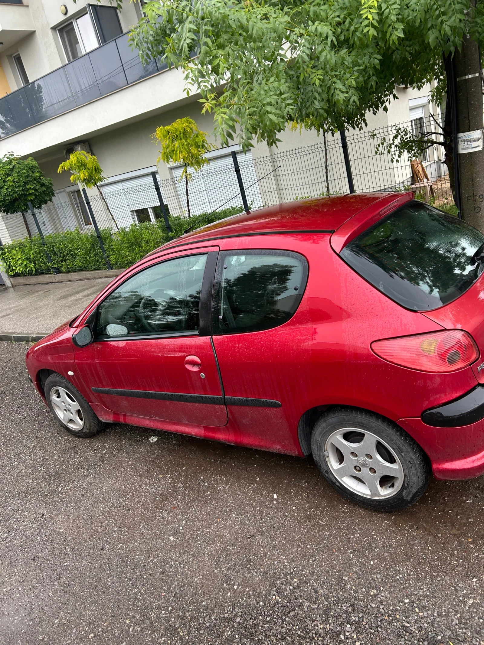 Peugeot 206 Хечбек - изображение 4