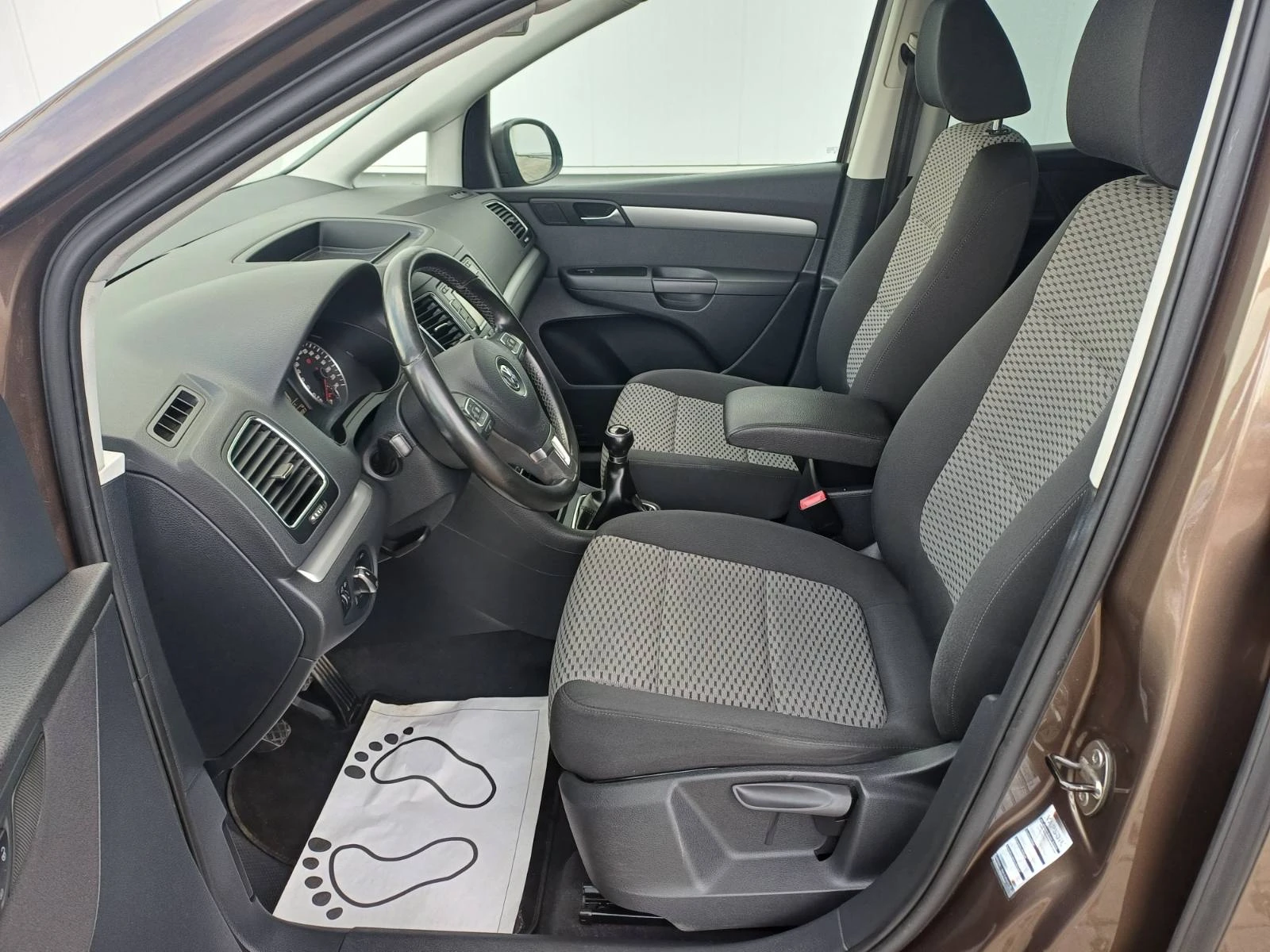 VW Sharan 2.0 TDI 140k.s. - изображение 7