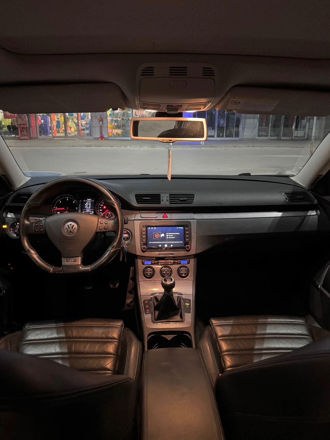VW Passat R-line 2.0 TDI 4motion, снимка 9 - Автомобили и джипове - 55196531