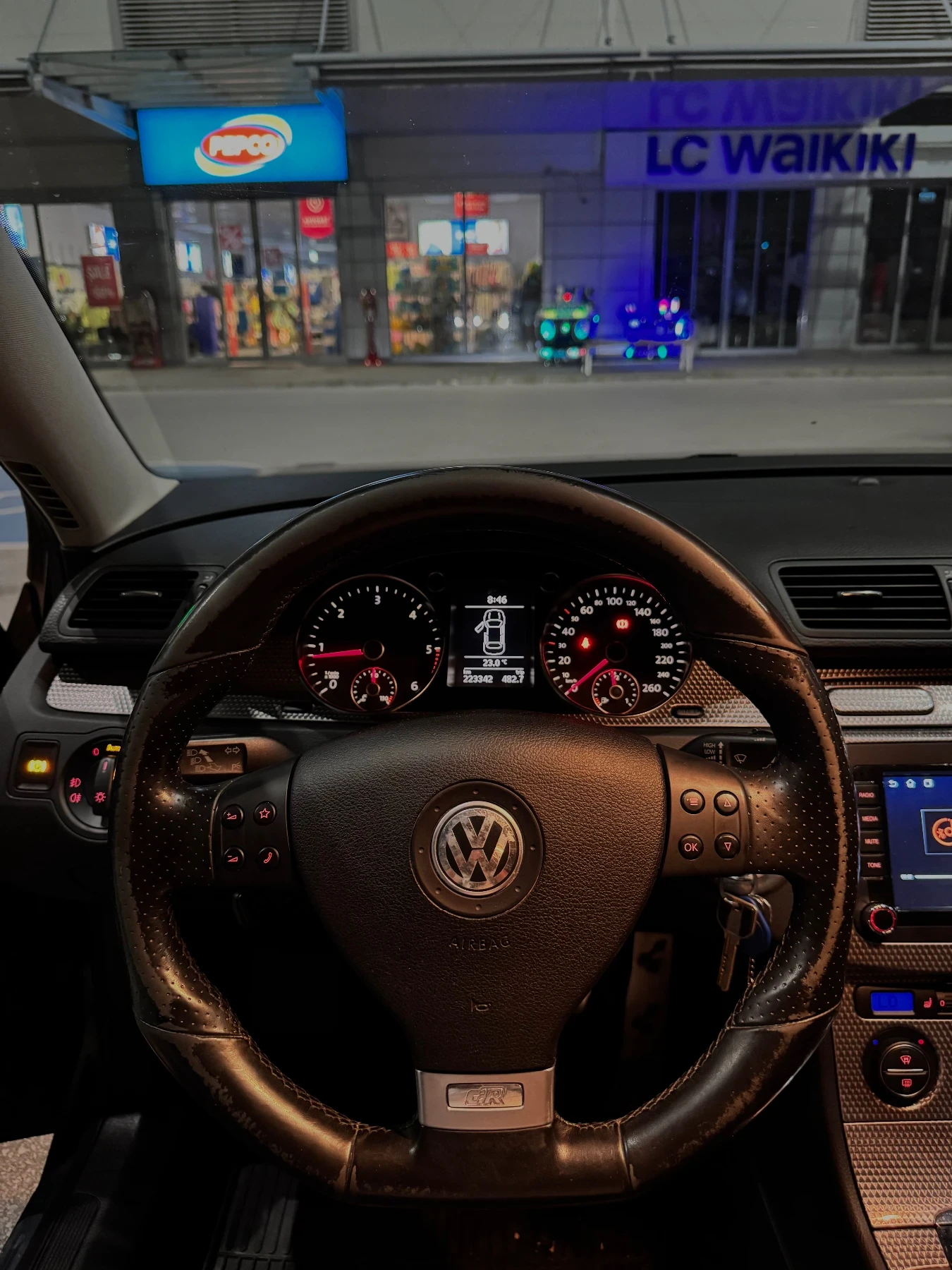 VW Passat R-line 2.0 TDI 4motion, снимка 8 - Автомобили и джипове - 55196531